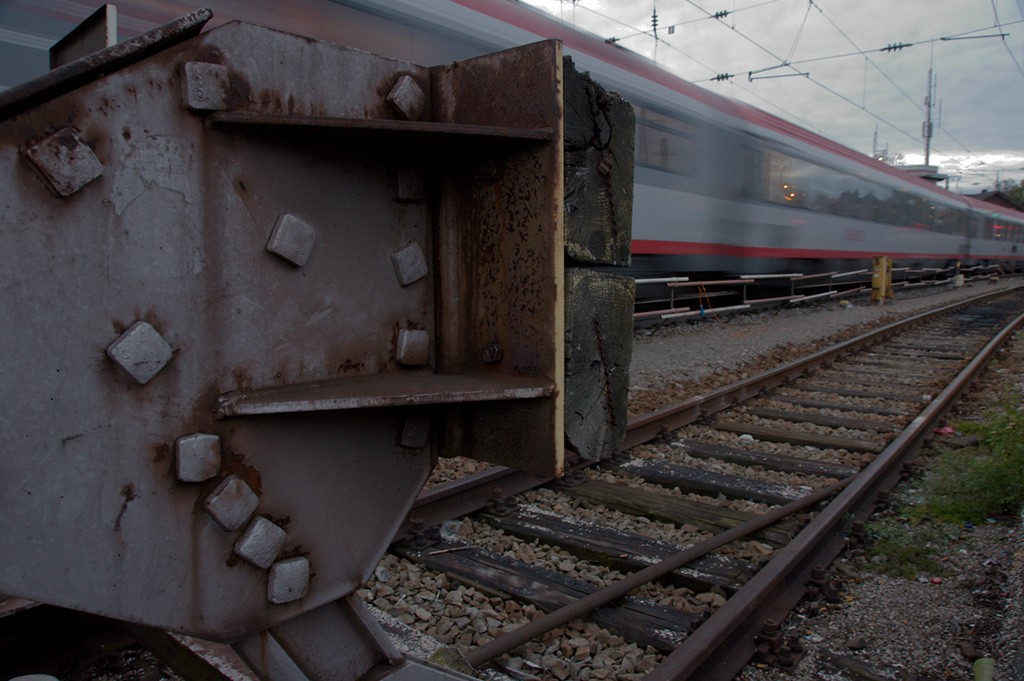 Commuting train and wallpapers