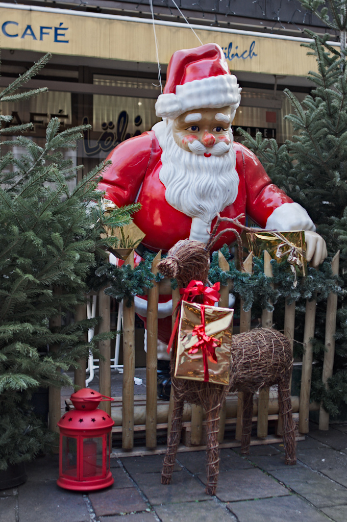 Hide the kids, he’s coming!